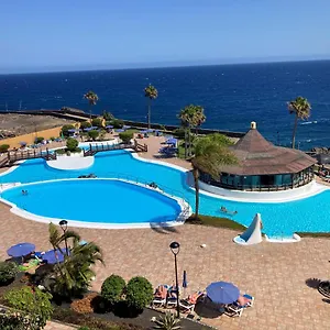 apartamentos-rocas-del-mar.adeje-hotels.com/